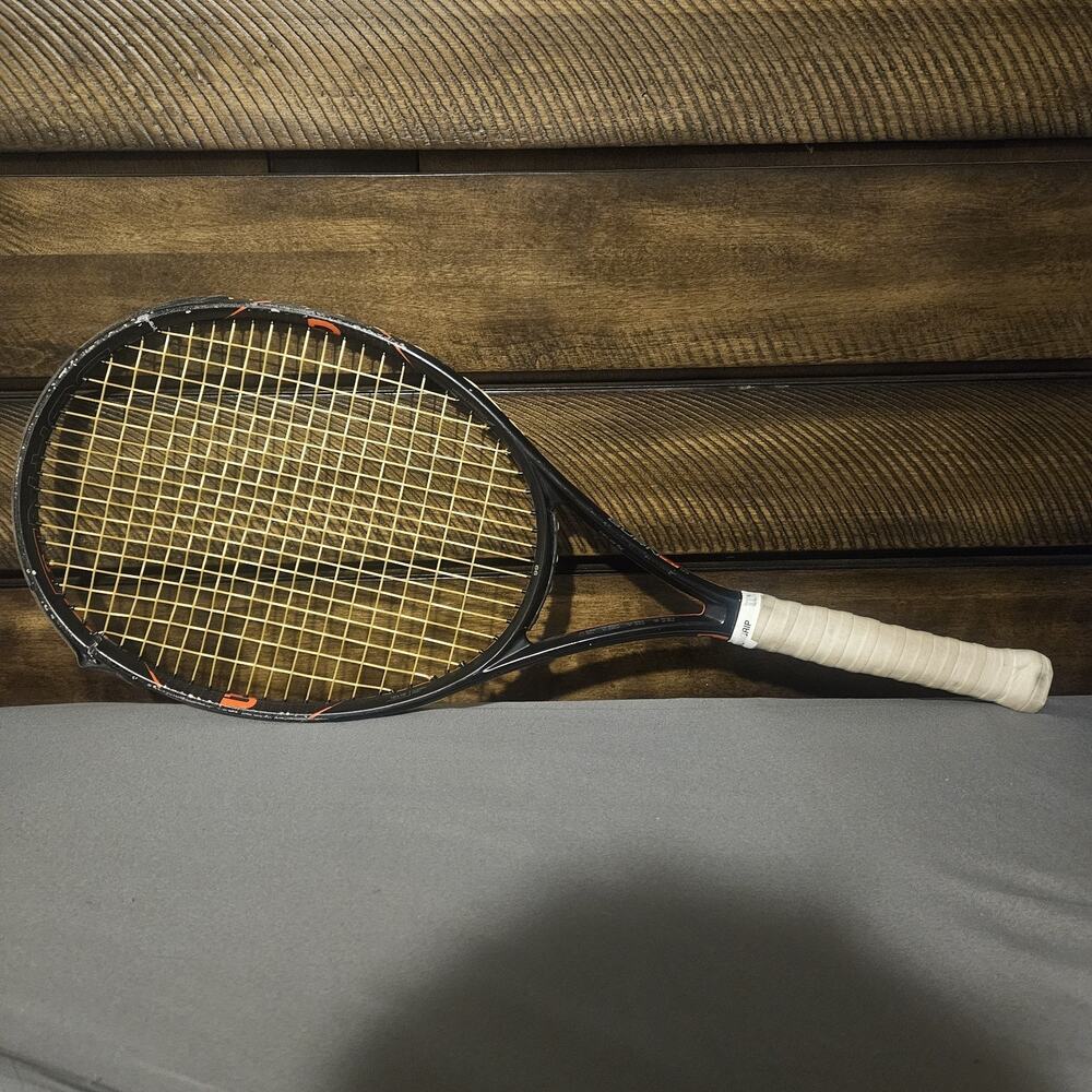 (Crack) Wilson BURN FST 99 Tennis Racket 4 1/2 Grip